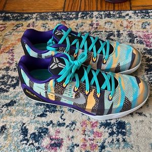 Kobe. AD low snake brand nee sz 11